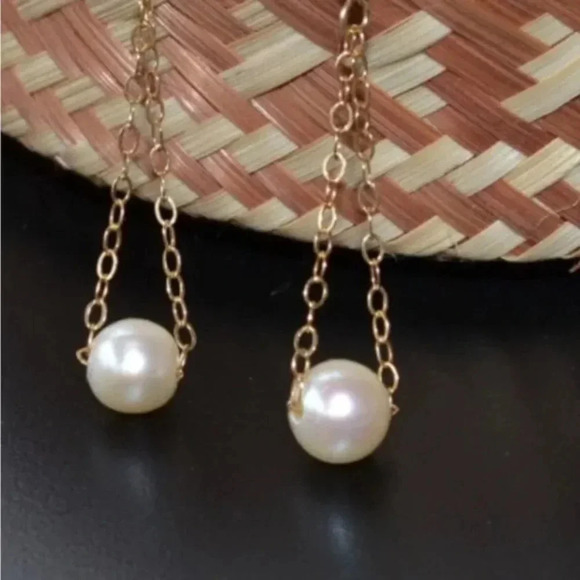 Pearl Dangle Earrings - Minimalist & Simple - Picture 2 of 4
